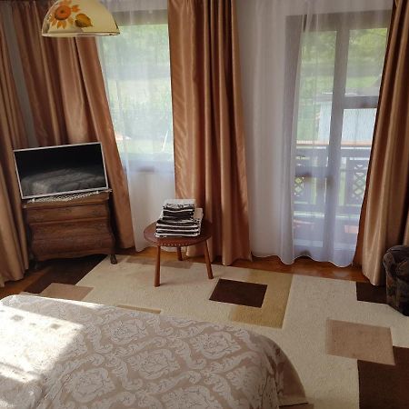 La Bunicu Villa Polovragi Exteriör bild