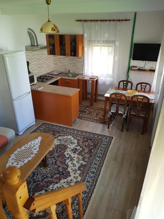 La Bunicu Villa Polovragi Exteriör bild