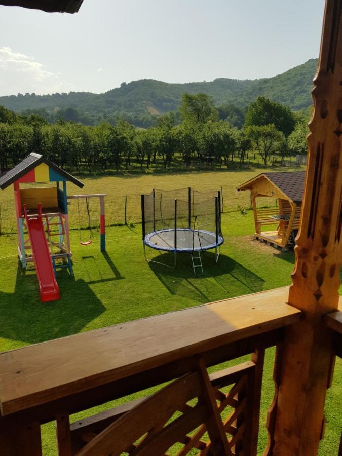 La Bunicu Villa Polovragi Exteriör bild